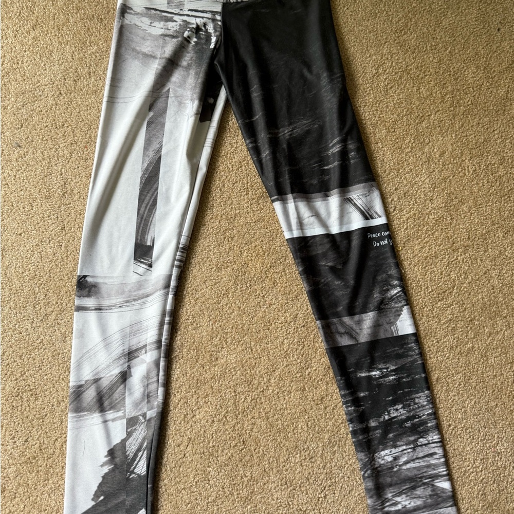 Kristina Benson leggings size m (8/10)